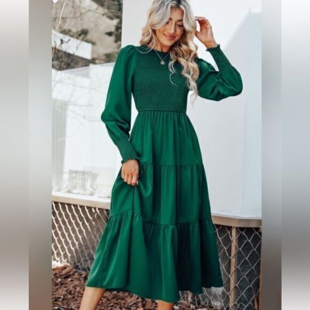 Cupshe Smocked Tiered Hem Long‎ lantern Sleeve Solid Forest Green Midi RefCPS089